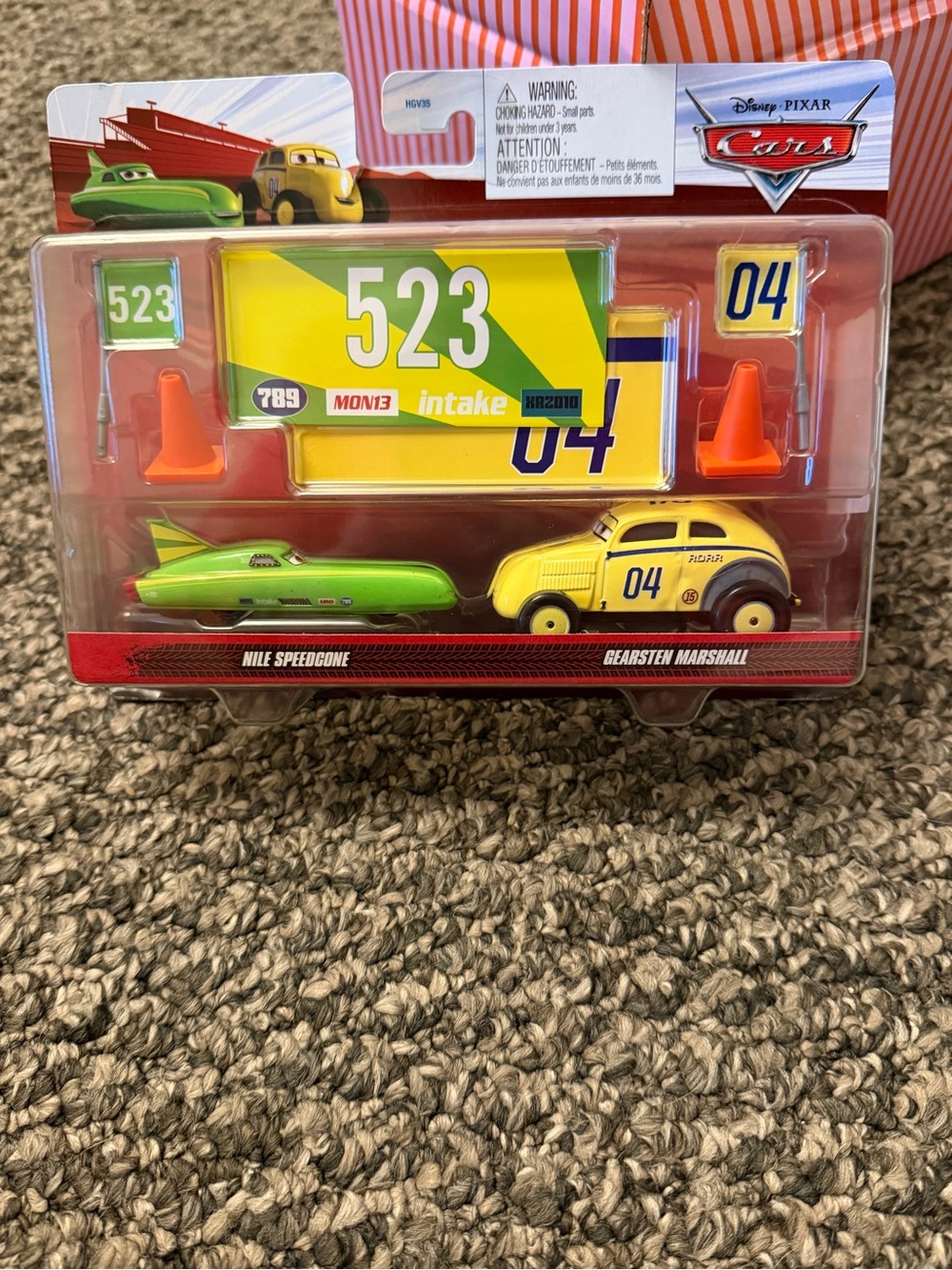 Mattel Disney Cars Yellow Marshall & Green Nile Speedcone Playset